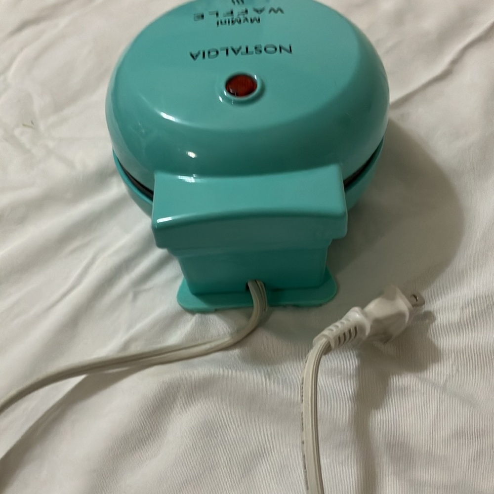 Mini Waffle Maker - Picture 6 of 7